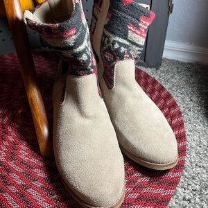 Toms Beige Suede Ankle Boots with Southwest Patterned Knit Cuff